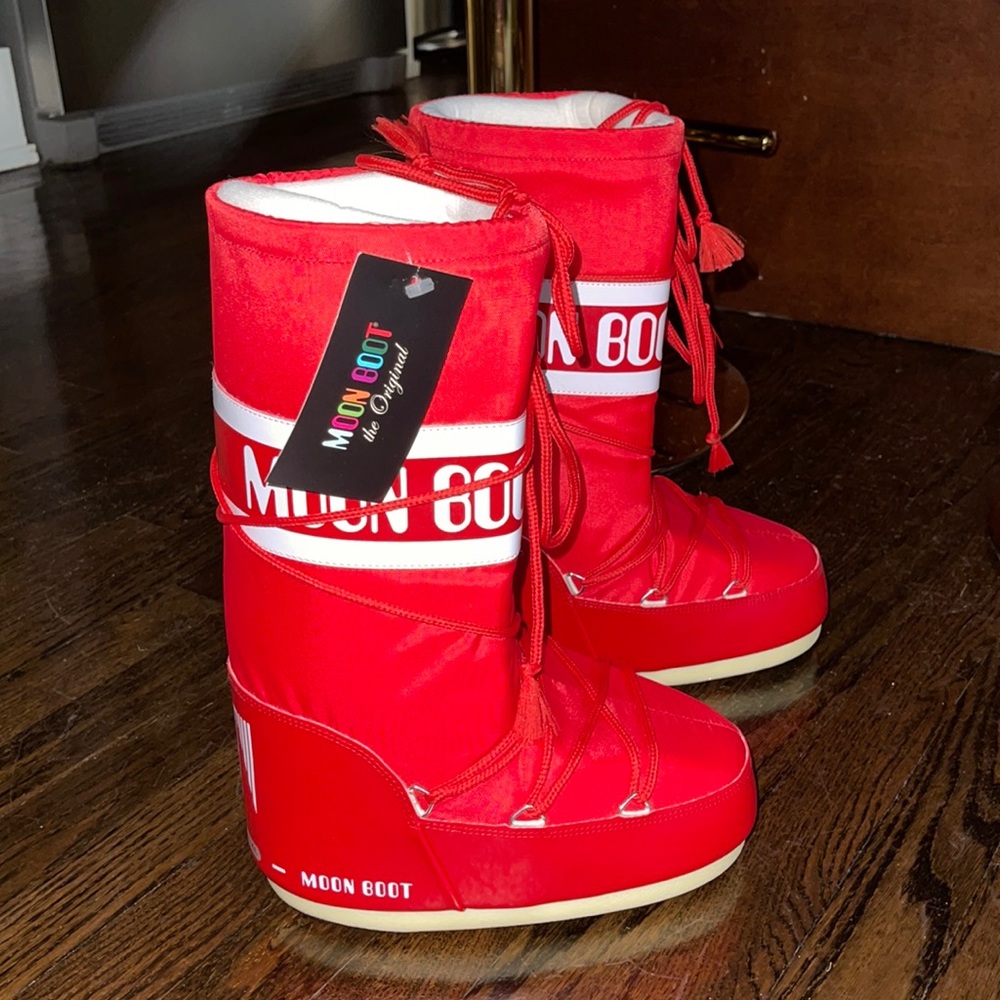 Moon boots